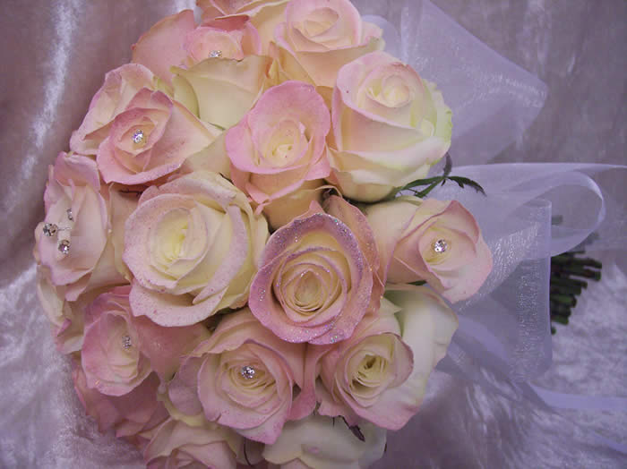 Essex Wedding Florist for your Wedding Flowers with more details at Essex Wedding professionals web site